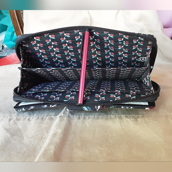 NWT RFID Vera Bradley Turnlock Wallet - Picture 8 of 10